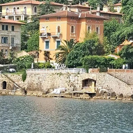 Roberta لوفغان